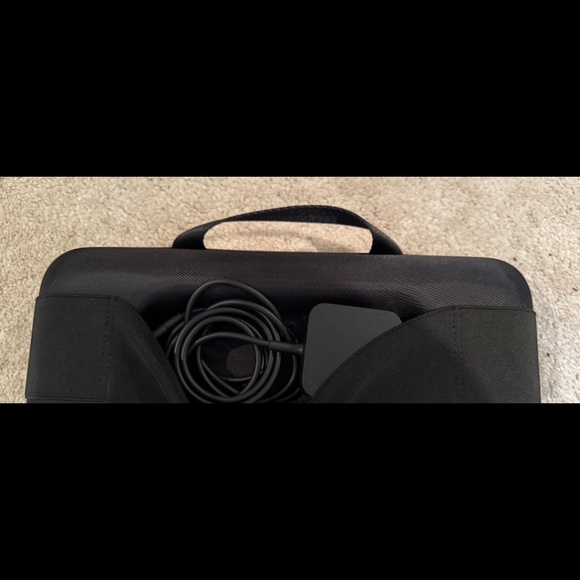 Steam Deck LCD 256GB with Official Valve Dock and Original Carrying Case - Picture 7 of 10